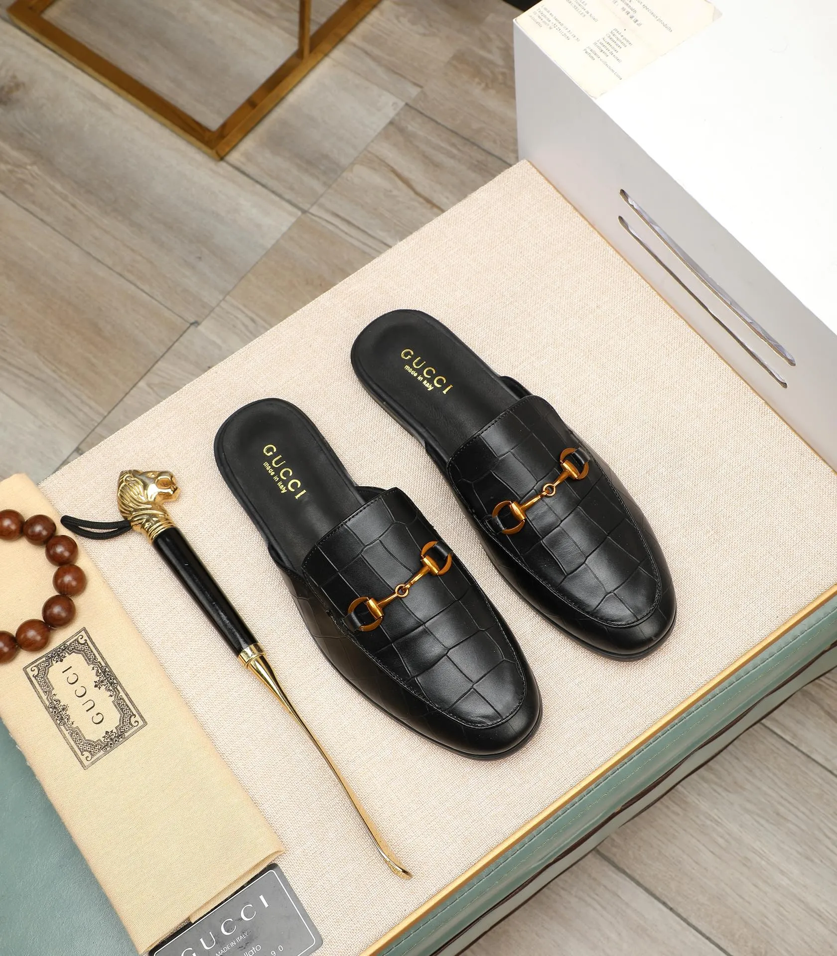 Men's clothing and shoes 💰380 (Gucci) The latest 🎁🎁 casual and fashionable men's shoes 👟 from the official website, hot style 💥 style is simple and elegant, exclusive for trendy men. Unique official website latest brand double G elements 👑 original Gucci decoration, fashionable and generous, original material original calfskin, ✅ fully imported first-layer pigskin lining, official website designated wear-resistant, lightweight original rubber casual outsole, counter classic model taken in kind, 38-44 black and white optional